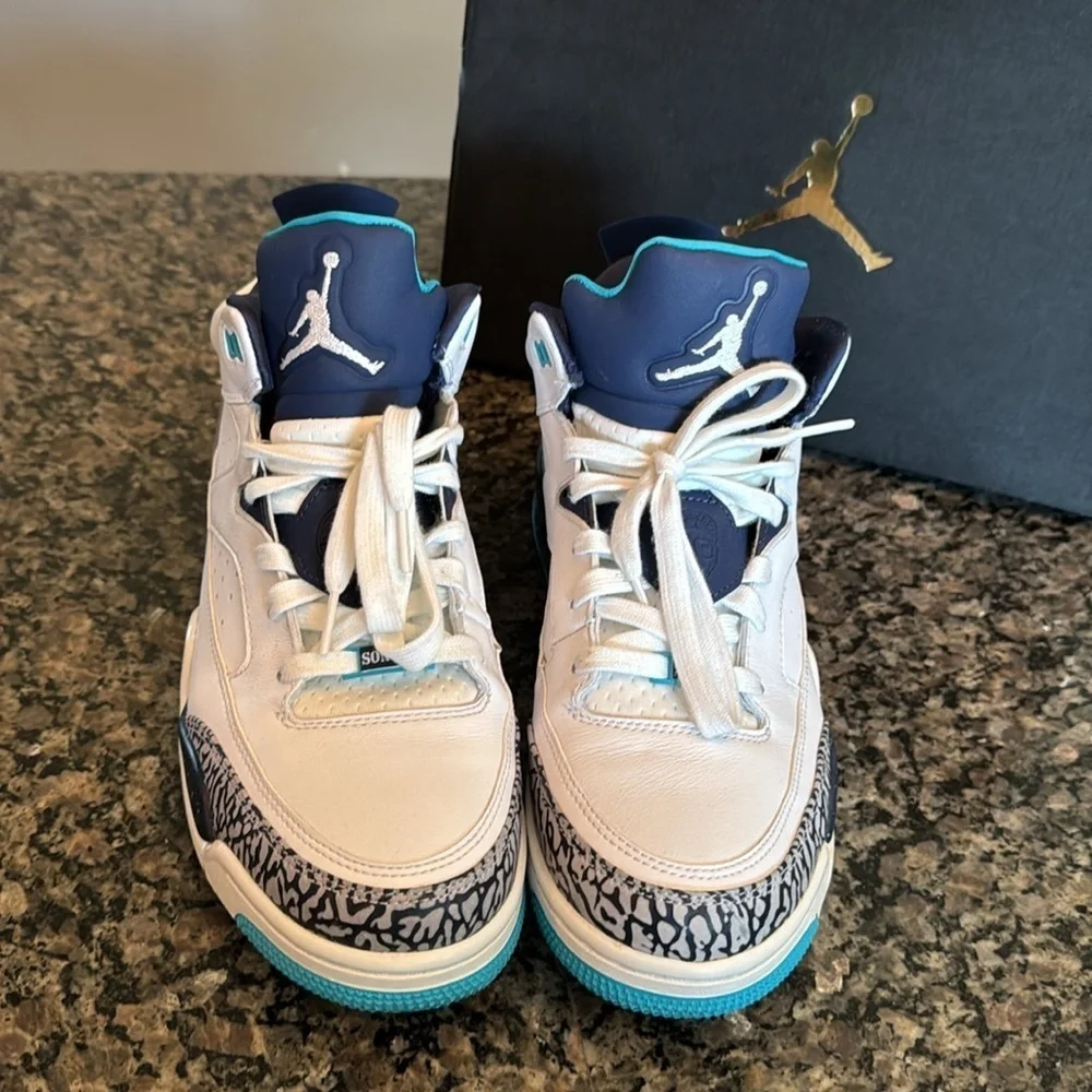Air Jordan son of low Mars Hornets White and Blue Sneakers EUC 10.5